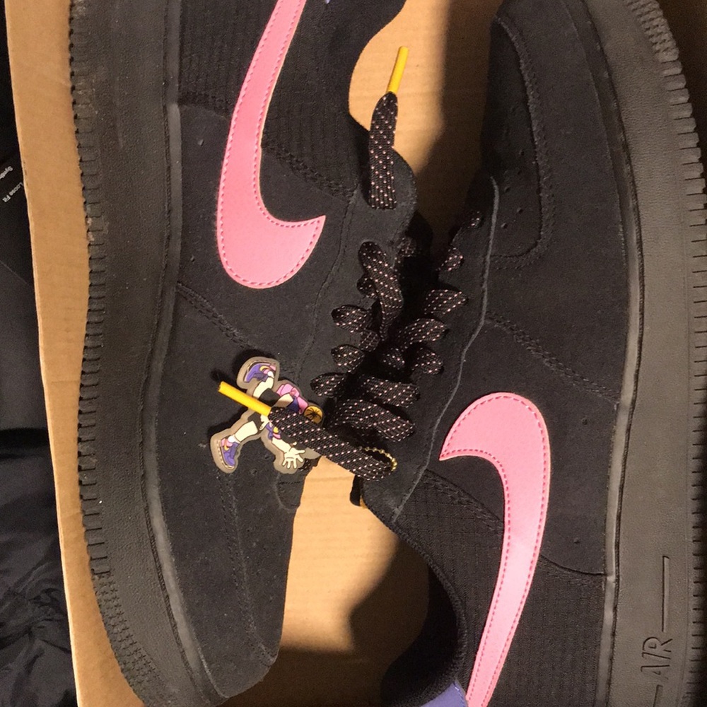 Air Forces - Picture 5 of 5